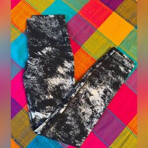 Lululemon Black and White Leggings
